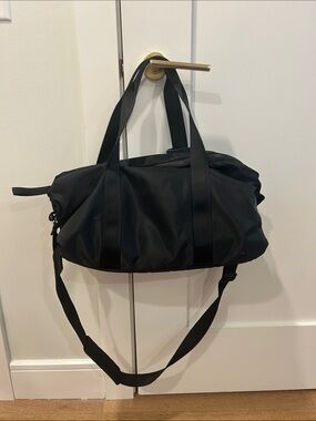 lululemon front clip backpack 21l 2-in-1 Convertible Lululemon athletica 2-in-1 Convertible Backpack